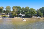 Ideal waterfront location on Hutchins Lake